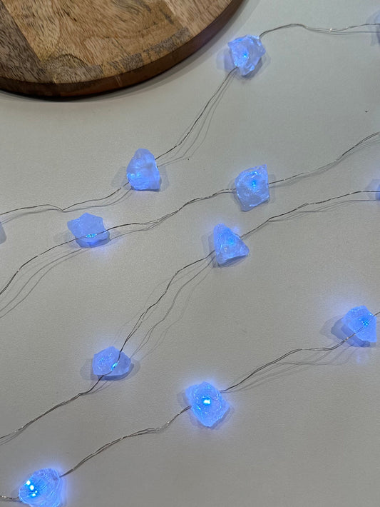 Lyskæde rå bjergkrystal 2m