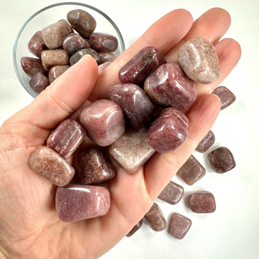 Jordbærkvarts m/lepidolit lommesten