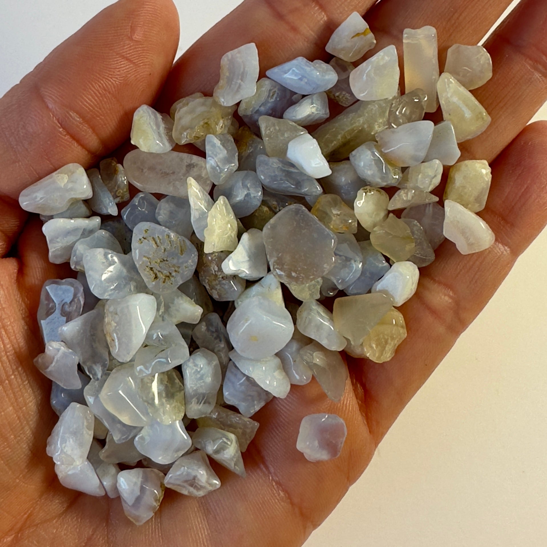 Blonde agat chips 1Kg.