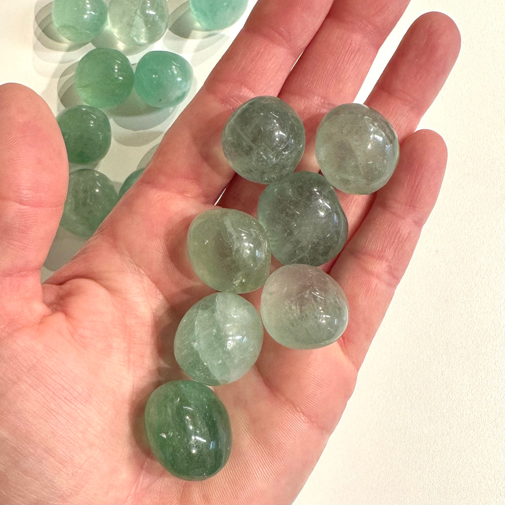 Grøn fluorit lommesten 1 kg.