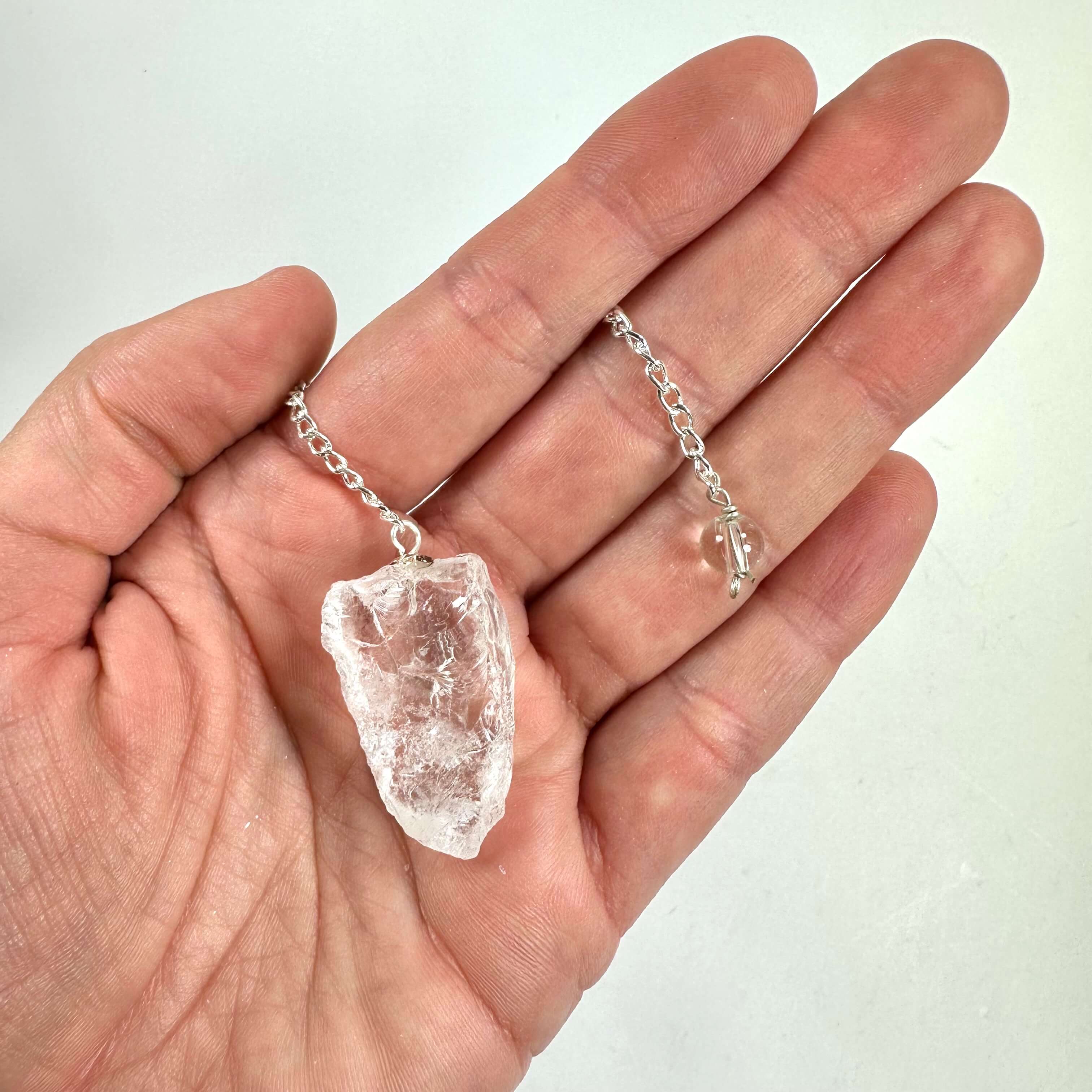 Bjergkrystal rå pendul 25stk.